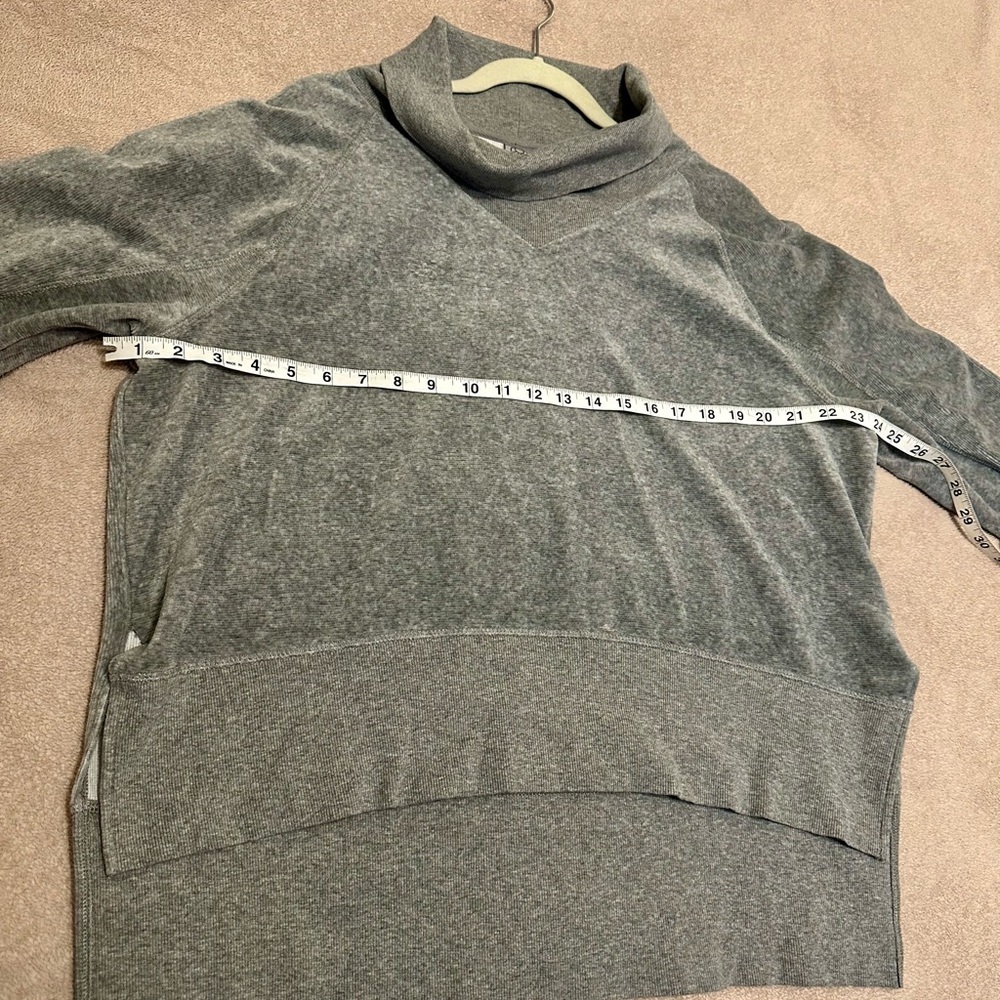 Te Verde Cozy Gray Women's Sweater - Size PXL - Picture 7 of 8